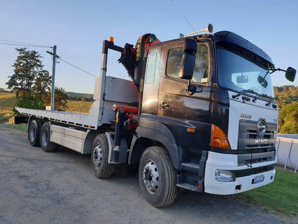 Crane & Tilt truck and tray