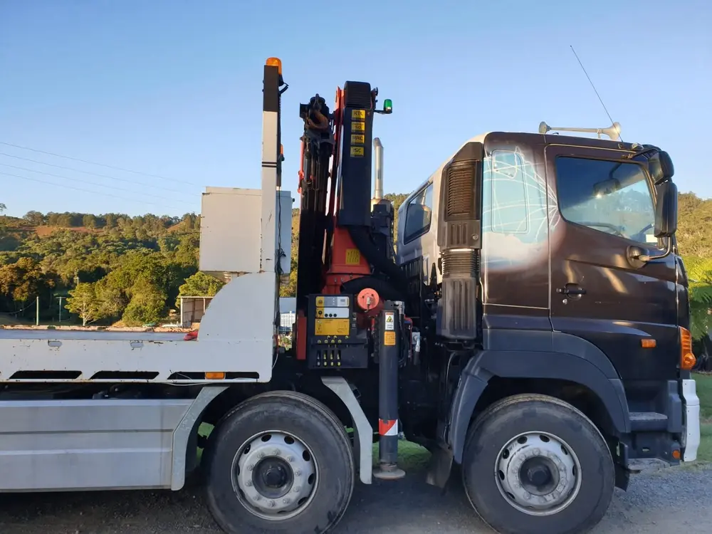 Crane & Tilt truck and tray equipment
